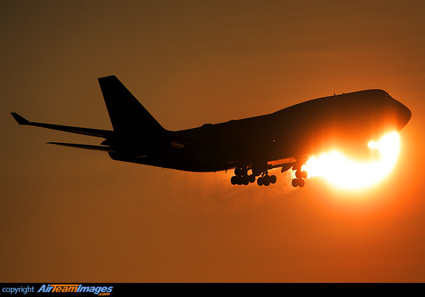 Boeing 747-422 Boeing 747-422