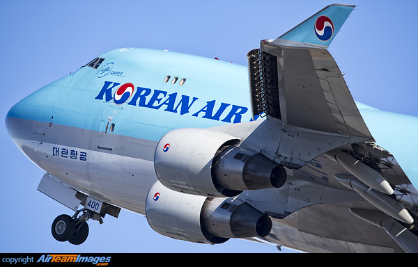 A Korean Air Cargo 744F launches out of Anchorage headed home to Seoul. Boeing 747-4B5F/SCD