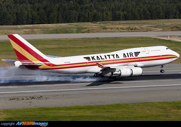Smooth touchdown for a Kalitta Boeing 747 Freighter into Anchorage stopping off from Tokyo on her way to Miami. Boeing 747-446(BCF)