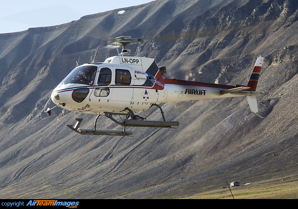 Aerospatiale AS-350B2 Ecureuil Aerospatiale AS-350B2 Ecureuil