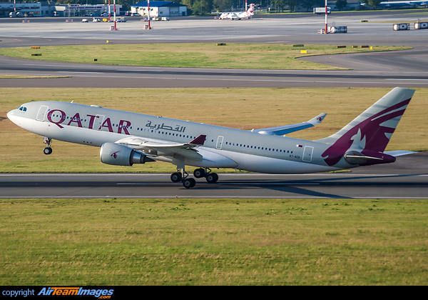 New type for Qatar Airways in Warsaw Airbus A330-203