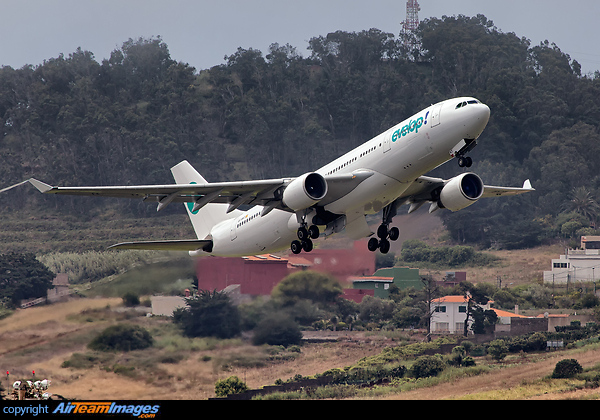 Airbus A330-223 Airbus A330-223