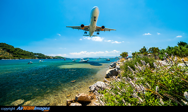 Airbus A321-211 Airbus A321-211