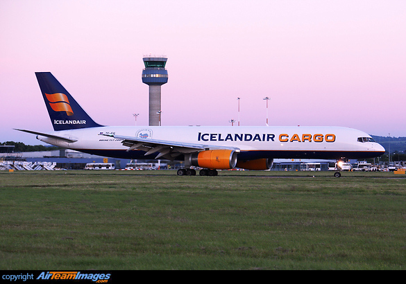 Arriving from KEF after sunset Boeing 757-23APF