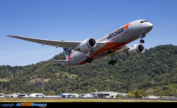 "Positive rate" Jetstar 15 gets airborne from runway 33 at Cairns headed to Osaka. Boeing 787-8 Dreamliner