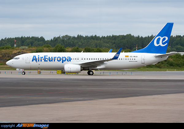 Air Europas latest fleet addition. Delivered on 29/06/2016.
First 737-800 wearing the new c/s. Boeing 737-85P