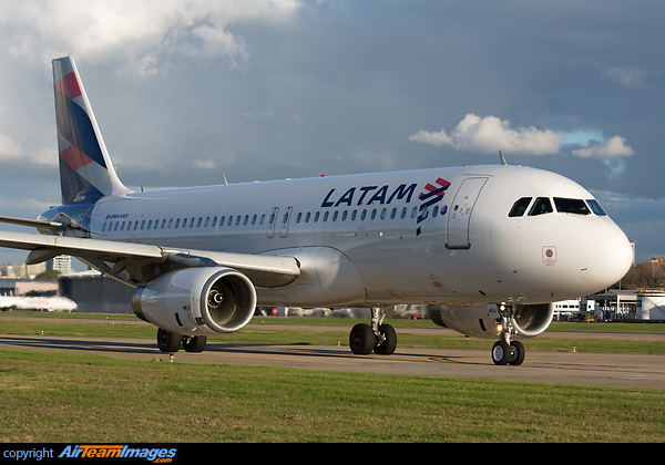 Airbus A320-233 Airbus A320-233