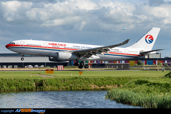 Airbus A330-243 Airbus A330-243