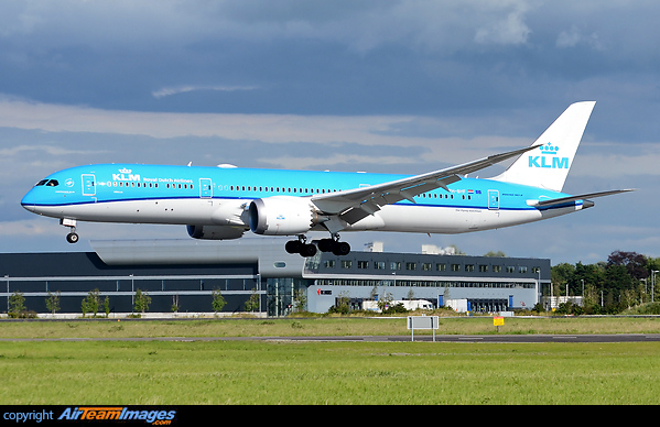 Boeing 787-9 Dreamliner Boeing 787-9 Dreamliner