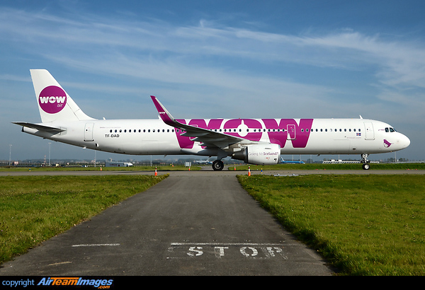 Airbus A321-211 Airbus A321-211