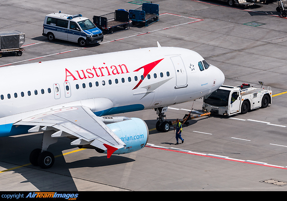 Airbus A320-214 Airbus A320-214