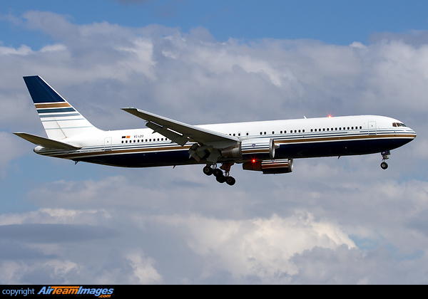 Boeing 767-35D/ER Boeing 767-35D/ER