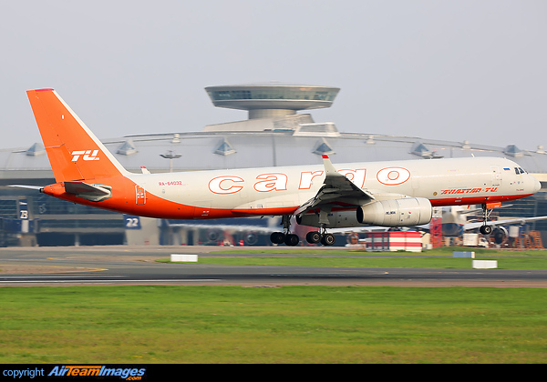 Tupolev Tu-204-100C Tupolev Tu-204-100C