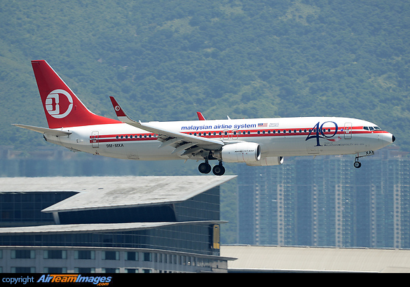 Boeing 737-8H6 Boeing 737-8H6