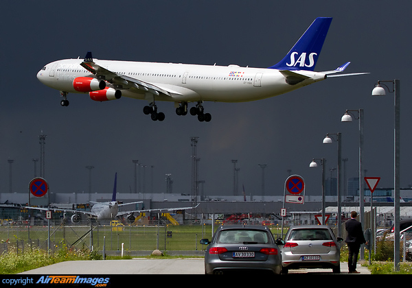 Airbus A340-313X Airbus A340-313X