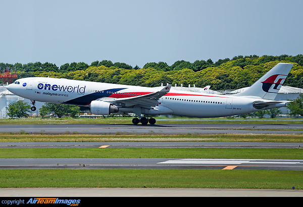 One World Livery of Malaysian Airlines Airbus A330-323