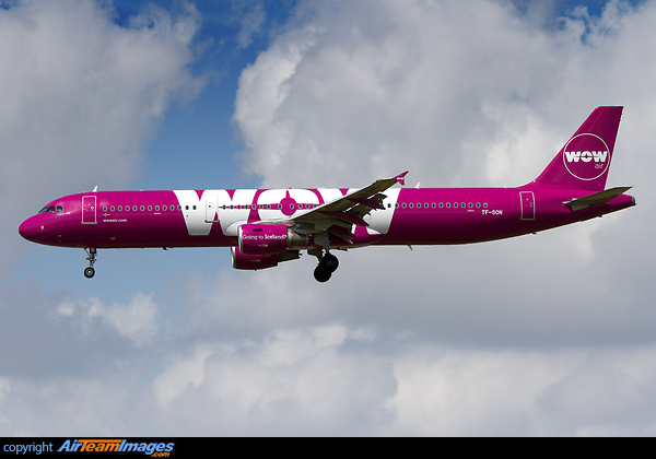 Airbus A321-211 Airbus A321-211