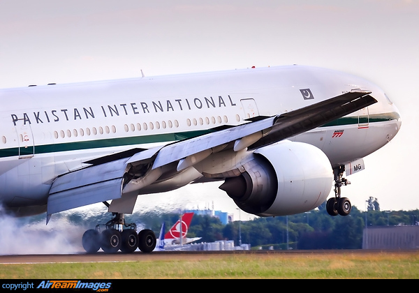 Boeing 777-2Q8/ER Boeing 777-2Q8/ER