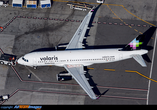 Airbus A320-233 Airbus A320-233