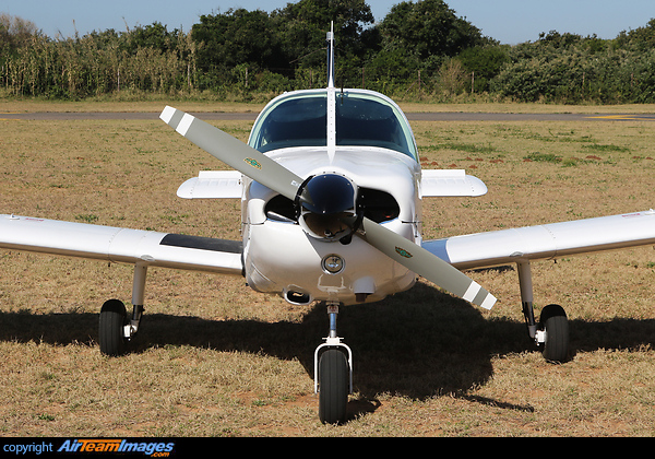 Piper PA-28-180 Cherokee D Piper PA-28-180 Cherokee D