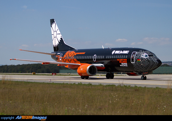 'World of Tanks' special livery Boeing 737-3Q8