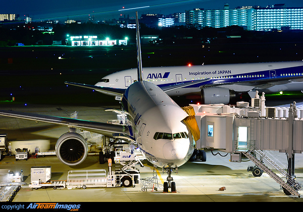 Boeing 777-281 Boeing 777-281