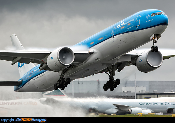 Boeing 777-306/ER Boeing 777-306/ER