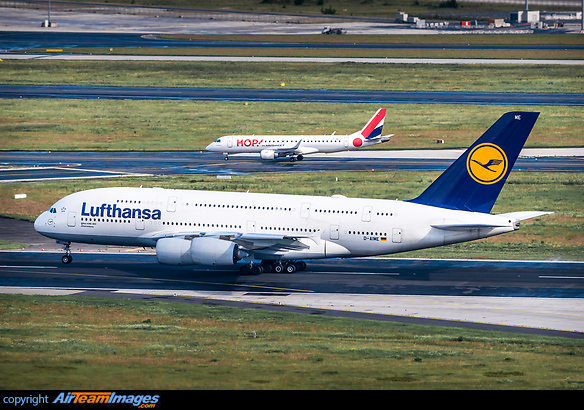 Rotating off runway 07C with the Hop! E190 F-HBLJ in the background. Airbus A380-841