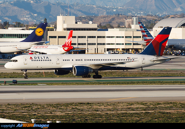 At the time of this photo, this aircraft was the oldest one in Delta's fleet and likely the oldest aircraft in regular operation with a U.S. passenger airline. It was delivered 11/26/1984. Less than two months after this photo it was finally retired to be scrapped. Boeing 757-212