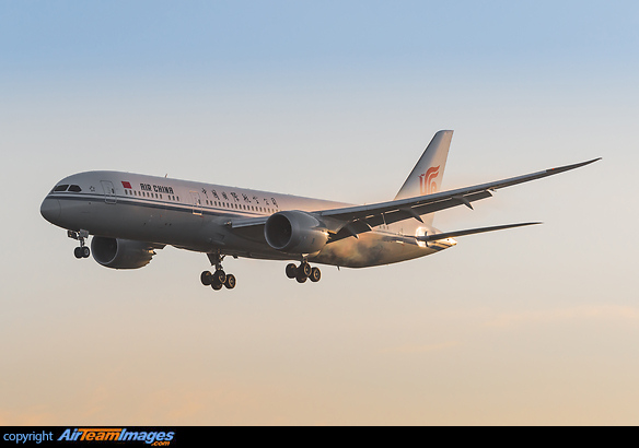 The 787-9 with the perfect registration is arriving into Frankfurt only a couple of weeks after its delivery, approaching runway 25R in the early morning on a misty day. Boeing 787-9 Dreamliner