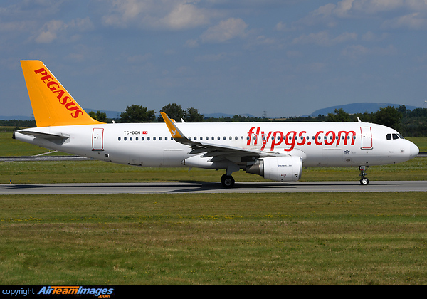 Airbus A320-216 Airbus A320-216
