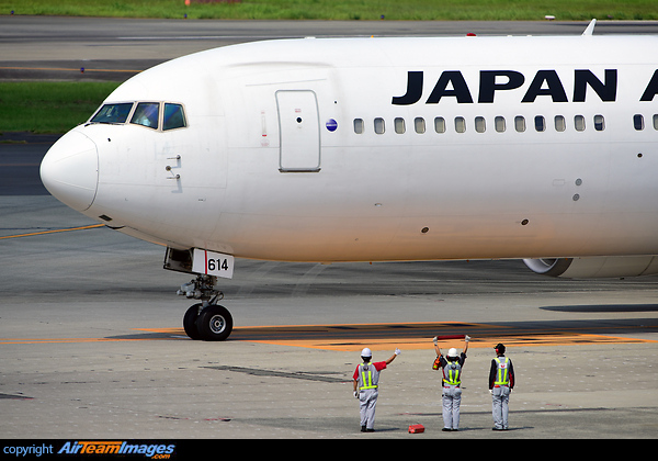 Boeing 767-346/ER Boeing 767-346/ER