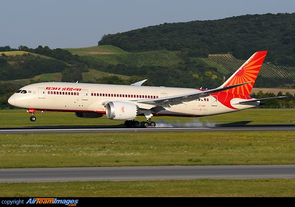 Boeing 787-8 Dreamliner Boeing 787-8 Dreamliner