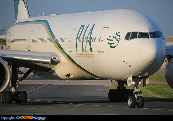 Boeing 777-240/ER Boeing 777-240/ER