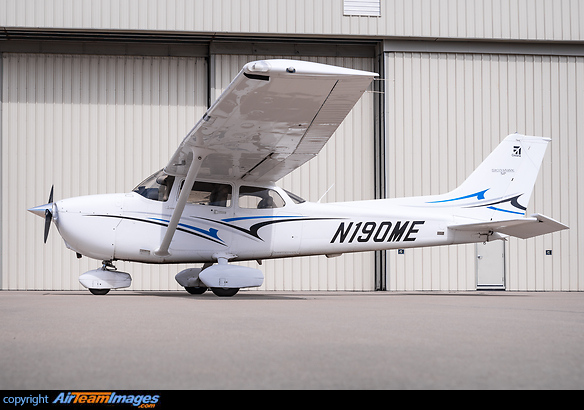 Cessna 172S Skyhawk SP Cessna 172S Skyhawk SP