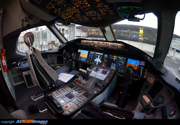 Boeing 787-9 Dreamliner Boeing 787-9 Dreamliner