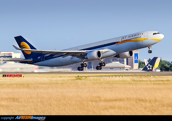 Airbus A330-302 Airbus A330-302