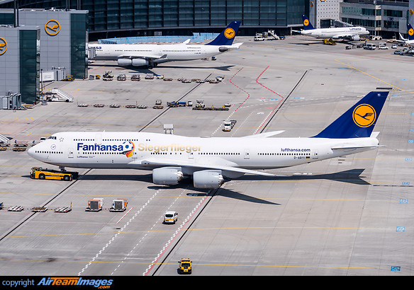 Boeing 747-830 Boeing 747-830