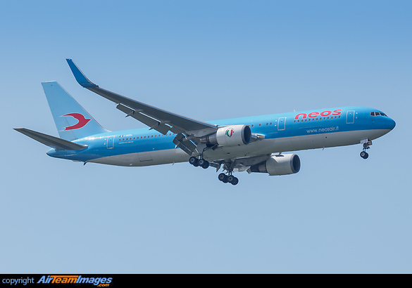 Boeing 767-324/ER Boeing 767-324/ER