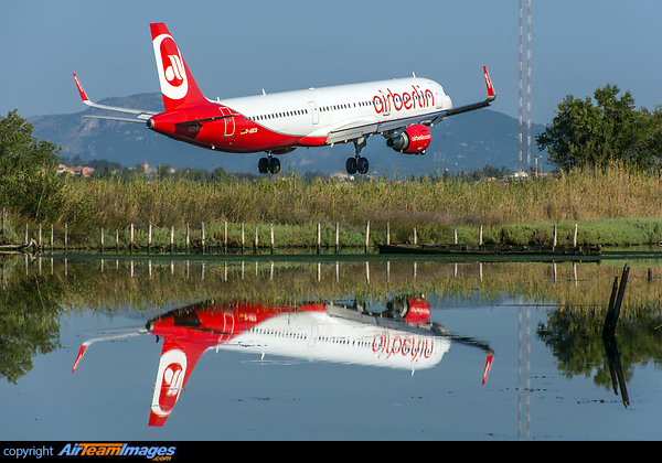 Airbus A321-211 Airbus A321-211
