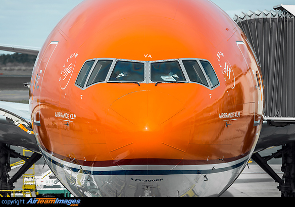 Boeing 777-306/ER Boeing 777-306/ER