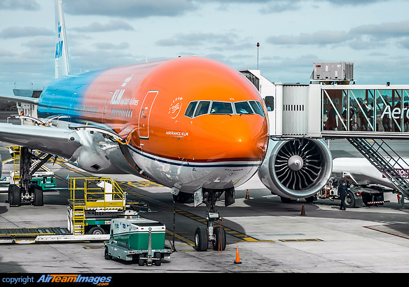 Boeing 777-306/ER Boeing 777-306/ER