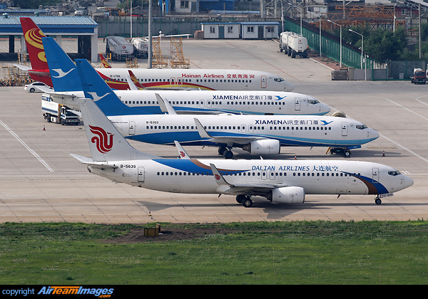 Boeing 737-89L Boeing 737-89L