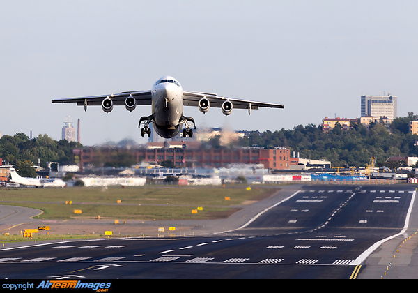 British Aerospace Avro RJ100 British Aerospace Avro RJ100