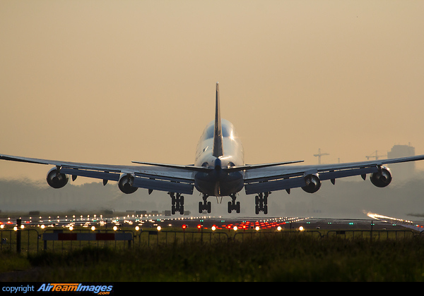 Boeing 747-400 Boeing 747-400