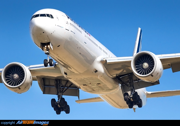 Boeing 777-328/ER Boeing 777-328/ER