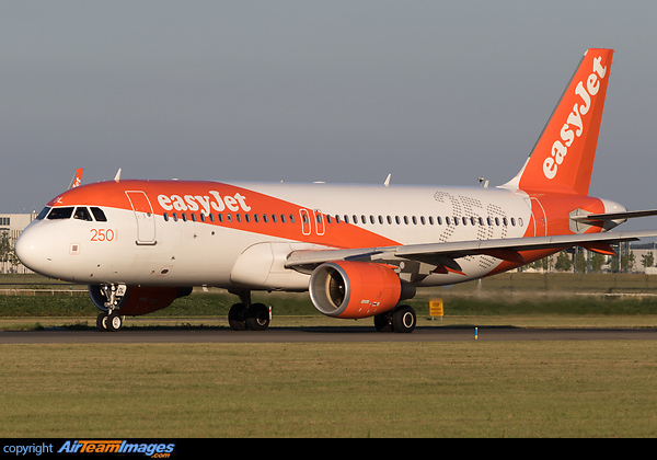 Airbus A320-214 Airbus A320-214