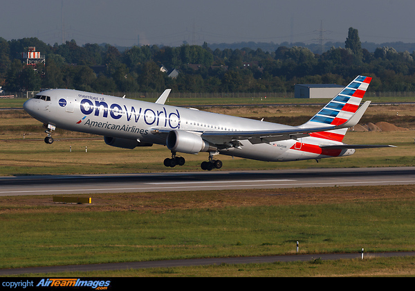 Boeing 767-323/ER Boeing 767-323/ER