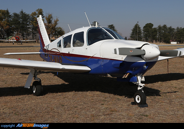 Piper PA-28R-200 Cherokee Piper PA-28R-200 Cherokee
