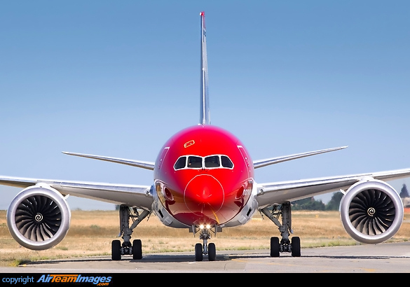 Boeing 787-8 Dreamliner Boeing 787-8 Dreamliner